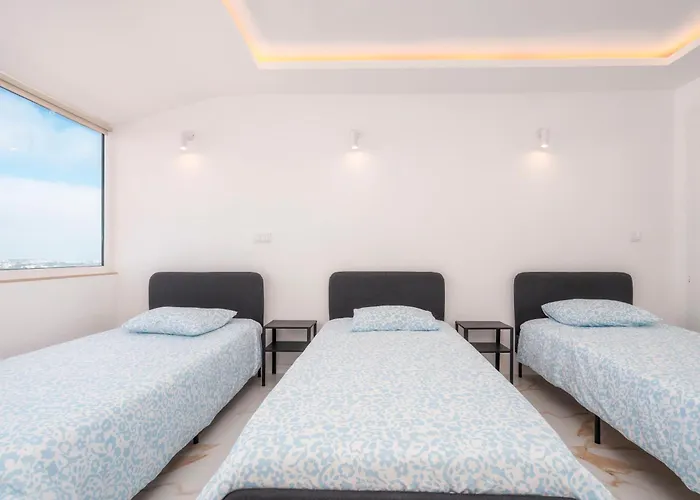 Luxpool * אלבופיירה